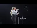 Kelly Clarkson covers "The Weight" by Aretha Franklin - (2019-02-01) - Glendale, AZ (4k)