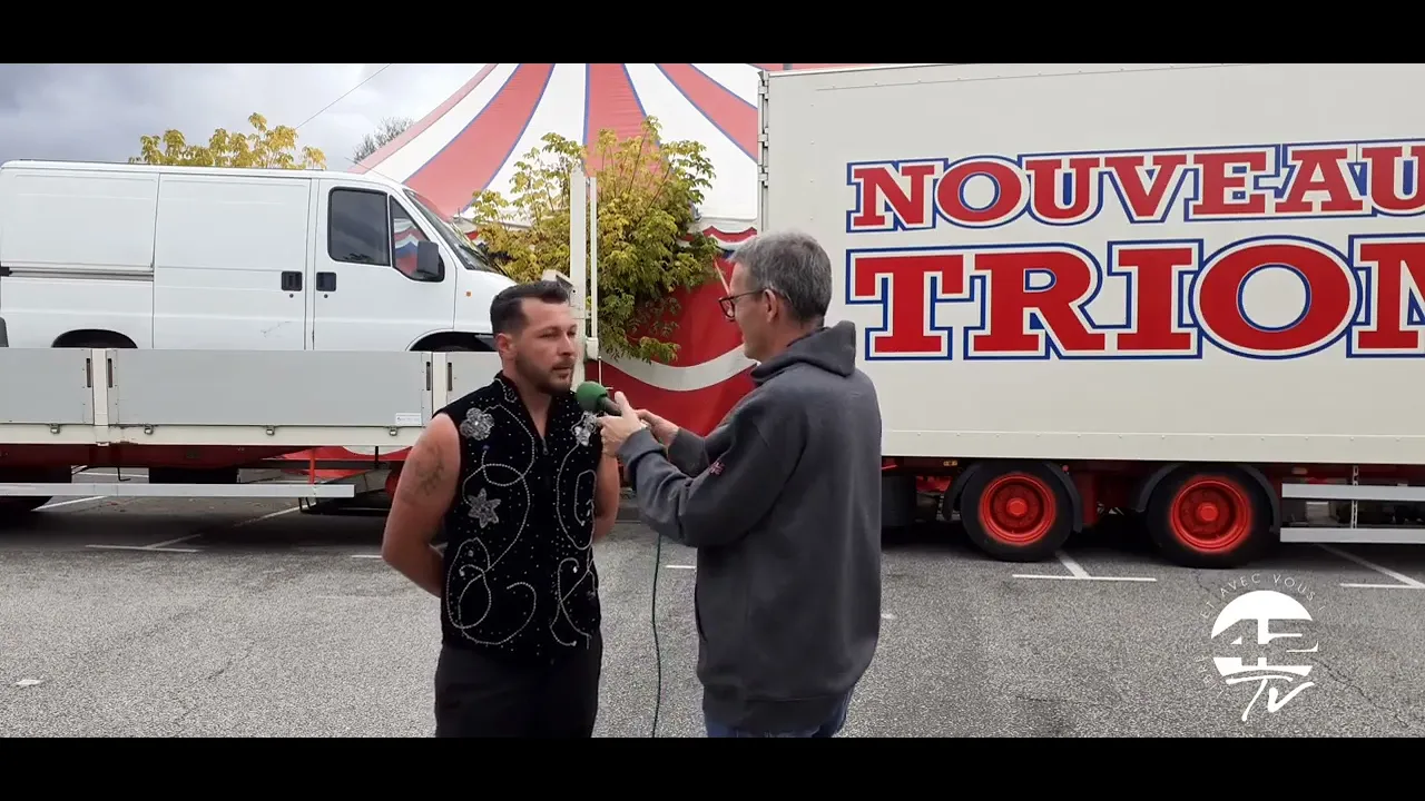 ⁣Rencontre avec William Gougeon, propriétaire du nouveau cirque Triomphe