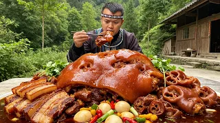 The soup made from a pig's heart that had been pierced forty-nine times was incredibly delicious.
