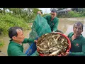 Download Lagu Pouring Out 12 Gates of Hell, Getting Lots of: Loach, Catfish, Fresh River Shrimp, Fascinating to...