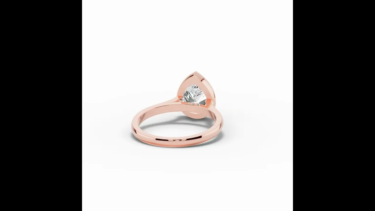 Pear Lumière Bezel Solitaire
