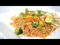 EASY PAD THAI BY CHEF GENEVIEVE VANG OF BANGKOK 96 STREET FOOD IN DETROIT MI - WWW THAIFEAST COM