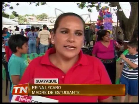 Niños entre 3 a 4 niños reciben atención educativa en sus casas