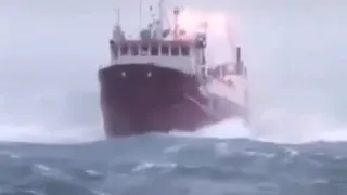 حالات واتس اب عن البحر والسفن والايحار يابحر ياغدار يابحر ياهايج يابحر لاتنطينا حالات فيس بوك دندنها