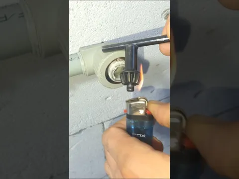 Great DIY Plumbing Trick for Removing Broken Plastic Faucet Threads from a Pipe #plumbing #tricks