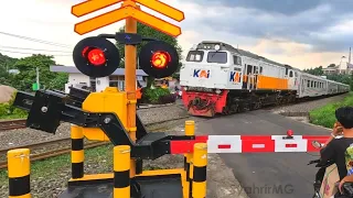 railroad crossing 3 alarm baru perlintasan kereta api palang len siemens