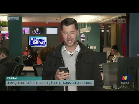 Ciclone: ruas e casas ficam alagadas em SC