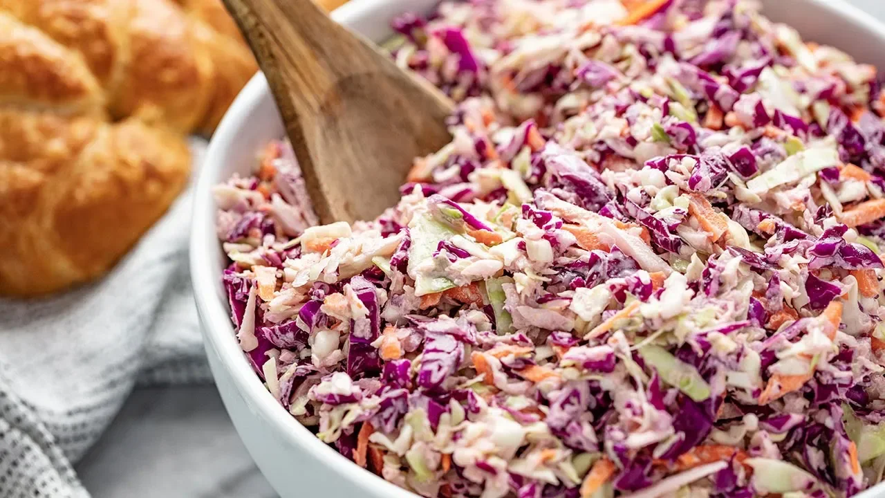 How to Make Classic Coleslaw