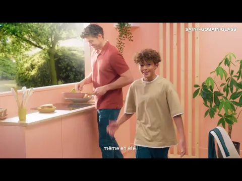 Regardez Comment profiter de la lumière naturelle sans avoir trop chaud en été ? sur YouTube.