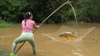 Young Girl's Fishing on River, Ancient Fishing Method, Fishing With Trawl Nets, Catch a Lot Of Fish
