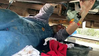Replacing a Fuel Selector Valve on a 1995 Ford F350