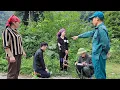 Download Lagu Poor single mother was helped by the police and demanded justice