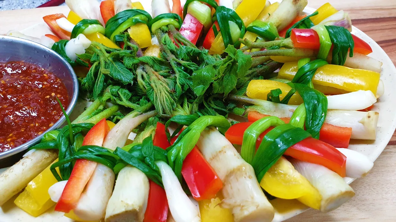 두릅말이와 초장