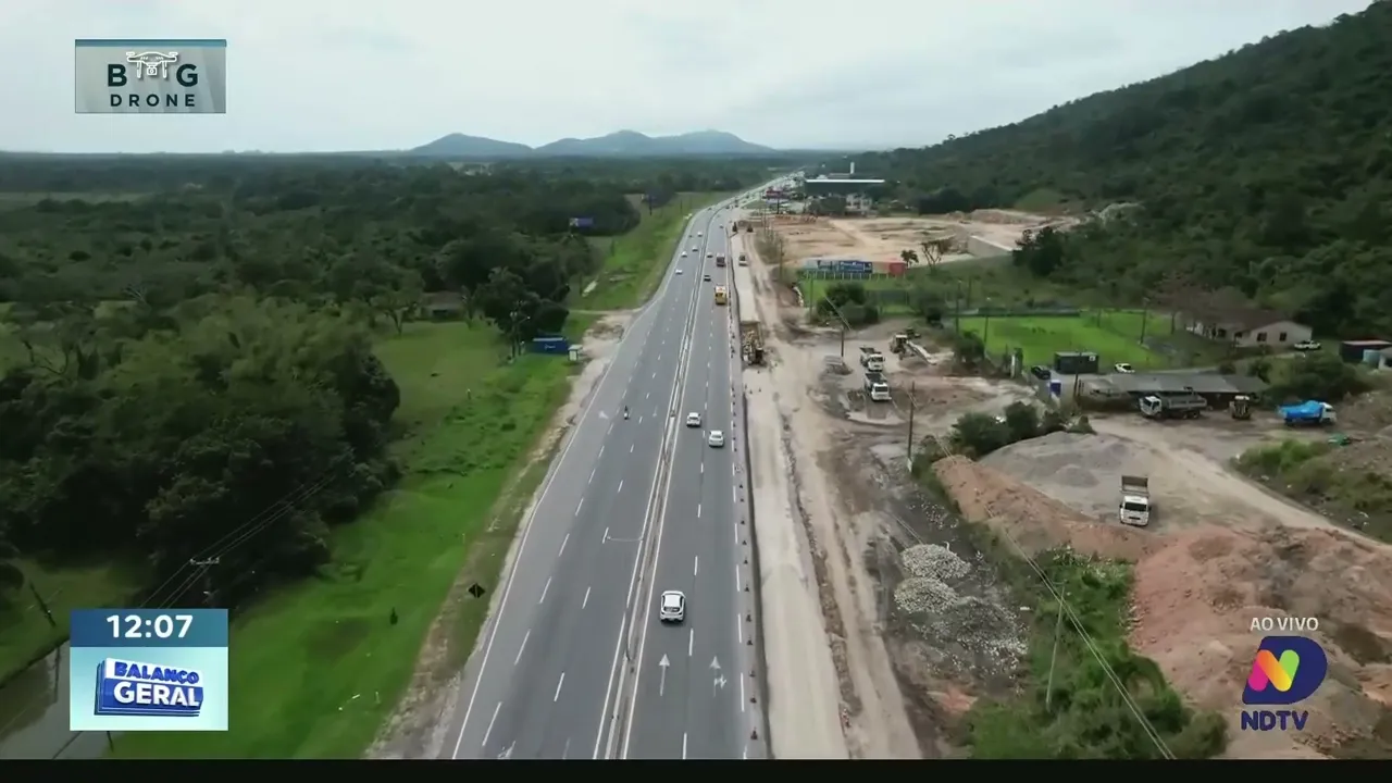 Trânsito na SC-401 é impactado por obras da terceira faixa no sentido Norte
