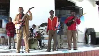 Pesa Ni Maua Na Tena Inauwa 