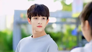 بنت كيوته بتروح مدرسه جديده وبيتنمروا عليها بس الصدمه اشهر طالب بيدافع عنها وبيرتبط بيها ملخص مسلسل 