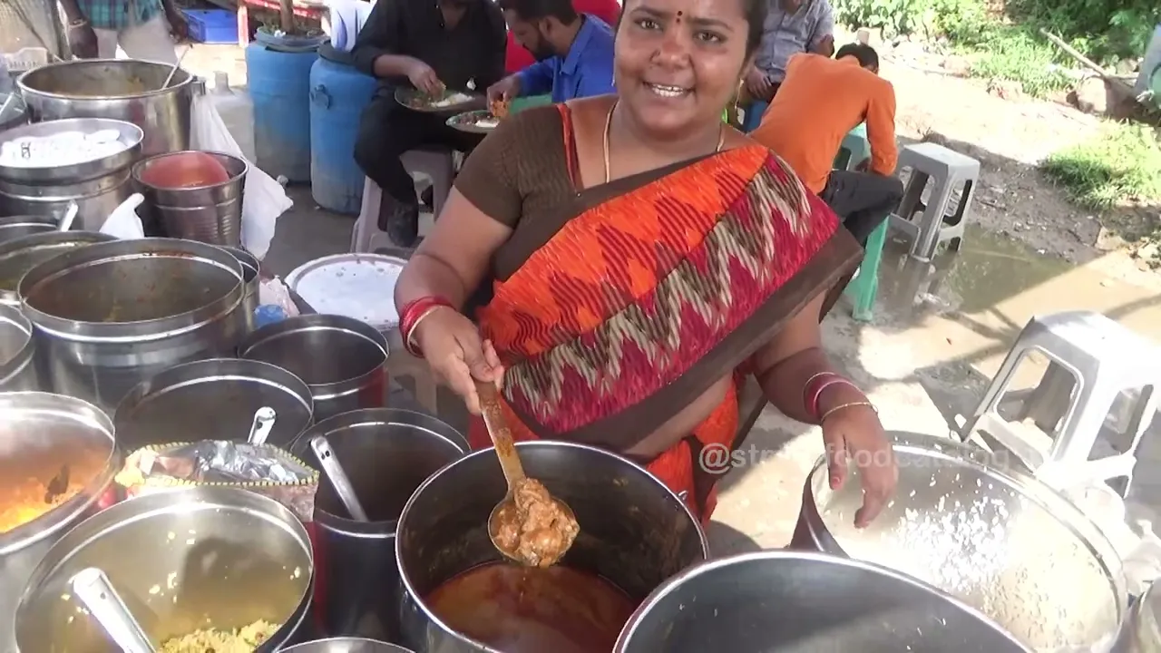 Hyderabad Famous "KUMARI AUNTY" Serving Unlimited Meals (2019)   #streetfood   @streetfoodcatalog