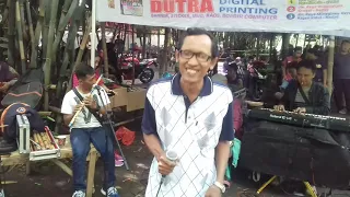 kerudung putih