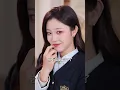 她以为自己恶毒人设演得天衣无缝，殊不知全家都在偷听心声！三个哥哥抢着护妹，冰山未婚夫更是赶都赶不走！#穿书 #全家读心