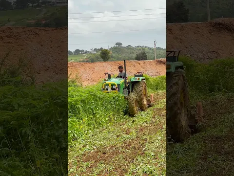 John Deere 4wd tractor working in mud #shorts #trending #tractor
