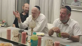מאסטרו אלי יפה היה עם פיפיות 