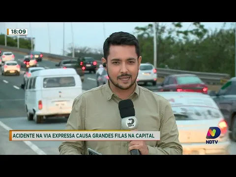 Motorista perde o controle, capota e causa acidente envolvendo 7 veículos em Florianópolis