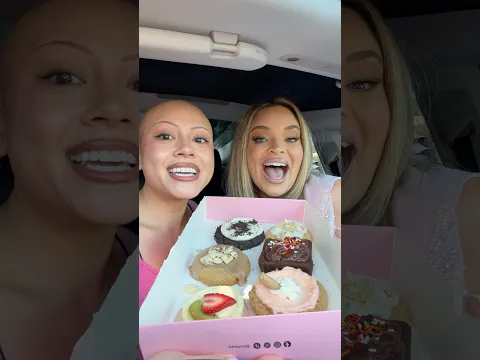 Crumbl cookie review w/@blndsundoll4mj
