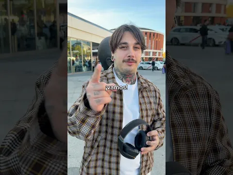 enseñando mi música a desconocidos