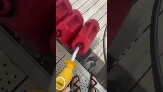 Come fill our Jerry Cans with us ⛽️ #saillife #boat #livingonaboat #sailboat