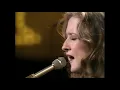 Bonnie Raitt - Angel From Montgomery (Old Grey Whistle Test 1976)