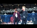 Download Lagu Paper Planes performed by One Ok Rock and Kellin Quinn Charlotte, NC 10/11/15