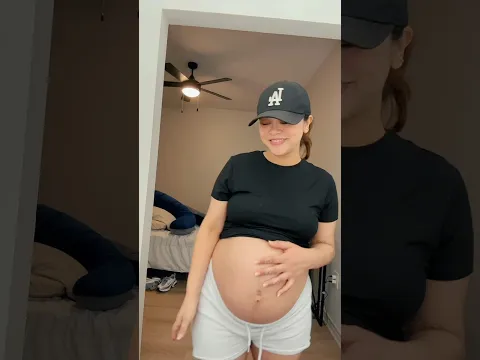 Singing to my Pretty Little Baby (girl) 😌