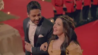 شوفوا لهفة هتعمل ايه مع حماقي لما رفض يتجوزها   وغنو مع بعض الاغنية الرائعة   أول مرة   دندنها