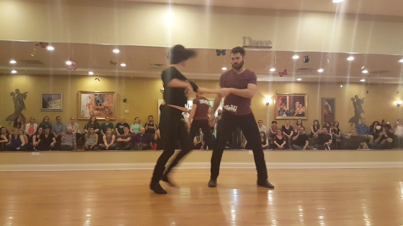 Ben Morris & Sonya Dessureault - Saturday Night Demo at the Mix in Chicago