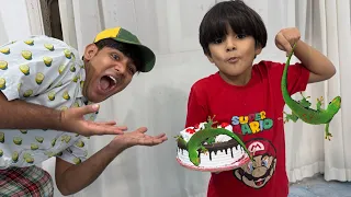 Cake Mian Chupakali Nikli 😱 Prank With Cute Brother Pumpii 😂