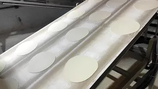 كيف يصنع الخبز خطوة بخطوة من الطحين الى الخبز جولة في فرن طيبة في شانلي اورفا                 دندنها