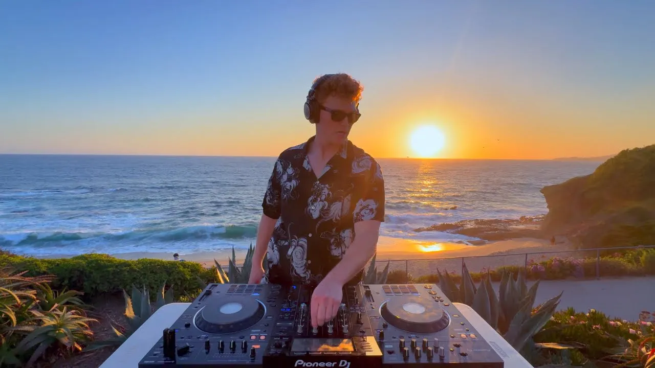 Rüfüs Du Sol Sundowner Mix |Vol. 57| (4K) Rüfüs Du Sol Sundowner Mix |Vol. 57| (4K)