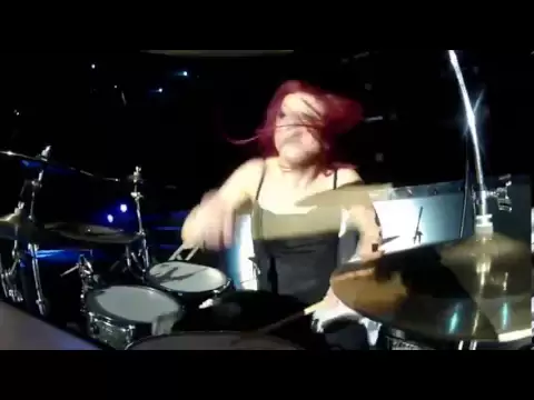 Download MP3 Skillet - Whispers in the Dark (Live)