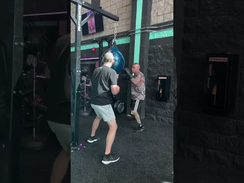 Isn’t the bag for everyone to use?? 🥊 #boxing #workout #fitness