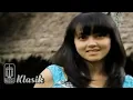 Download Lagu Andi Meriem Mattalatta - Kusatukan Cintamu (Official Karaoke Video)