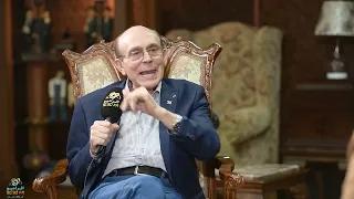 محمد صبحي يتقمص شخصية على بيه مظهر على الهواء الراديو بيضحك مع فاطمة مصطفى 