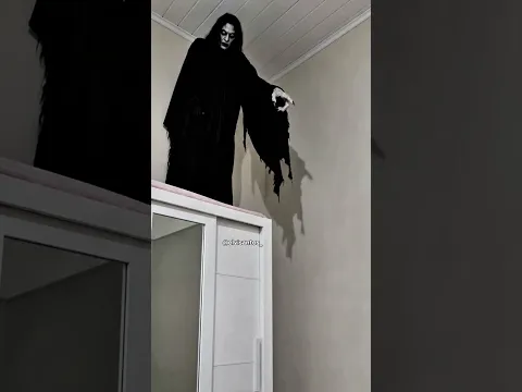 É melhor escolher o fantasma...