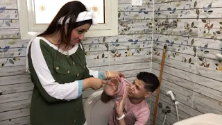 مرات الاب خلت ابن جوزها ينام في الحمام عشان عازمه أهلها شوفو رد فعل جوزها   دندنها
