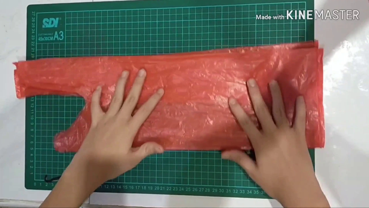 how to make flower from shopping bags. 