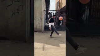 رجلي بتوجعني جد ا أنا برضو لما أشوف كورة 