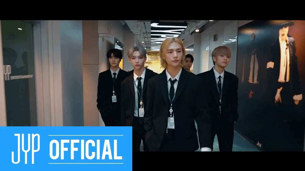 Stray Kids "神메뉴(God's Menu)" Dance Practice Video (오피스룩 ver.) Stray Kids "神메뉴(God's Menu)" Dance Practice Video (오피스룩 ver.)