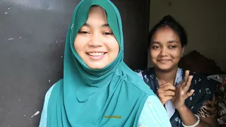 বর্ষার দিনে আমরা সকলে মিলে গ্রাম্য বনভোজন উপভোগ করলাম।। 