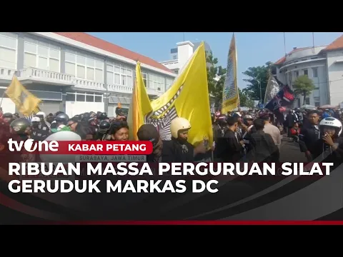 Ribuan Pesilat Geruduk Markas Debt Collector di Surabaya, Dihalau Barikade Polisi