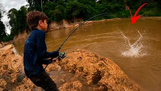 "LEGAL E ASSUSTADOR!" Pescaria, tempestade e peixe frito na floresta mais inóspita do planeta.