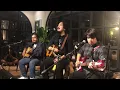 Download Lagu Bilal Indrajaya - Niscaya (Acoustic Live at Ruuang Kopi, Jakarta 12/4/2023)